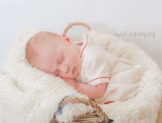 ¿Cuándo y cómo hacer un reportaje fotográfico especial de recién nacido? Algunas de las cuestiones más frecuentes, aquí las tenéis resueltas!
